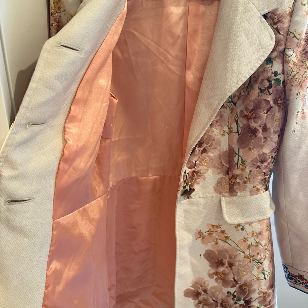 Beautiful Turkish made Spring coat - Picture 4 of 5